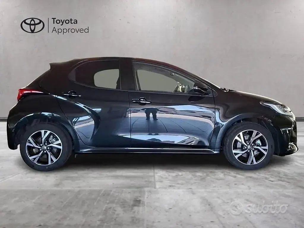 Usata Toyota Yaris Hybrid Trend 116 CV (85 kW) 2025 Black met Berlina