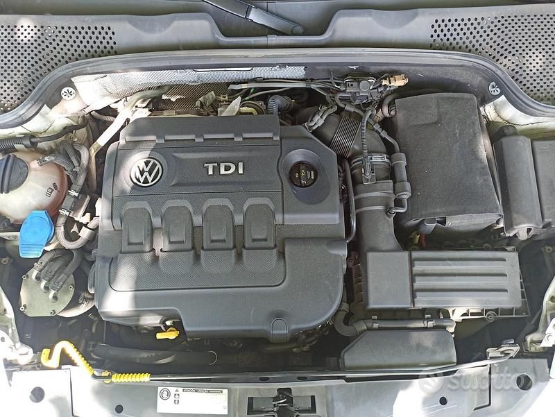Usata VW Beetle Cabriolet 140 CV (102 kW) 2016 Bianco Cabrio