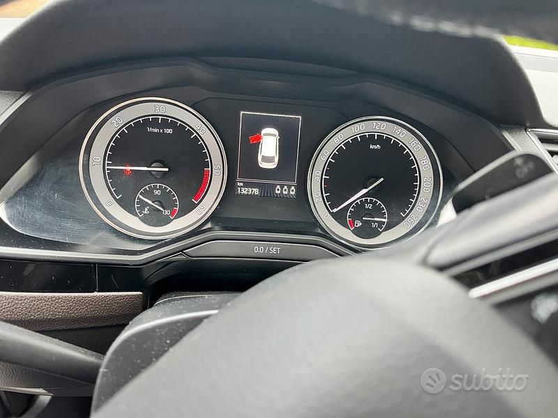 Usata Skoda Superb LAURIN & KLEMENT 190 CV (139 kW) 2016 Bianco Station wagon