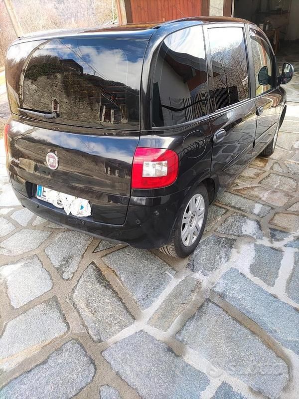 Usata 2010 Fiat Multipla Monovolume | 4500 € - Immagine 1/4