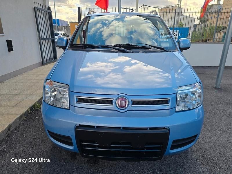 Blu Nuova 2025 Fiat Panda 4x4 Due volumi | 5800 € - Immagine 1/4