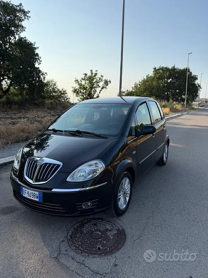 Usata Lancia Musa S 95 CV (69 kW) 2010 Marrone Monovolume