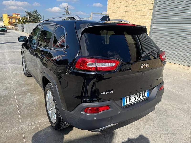 Usado Jeep Cherokee 195 CV (143 kW) 2018 Negro SUV
