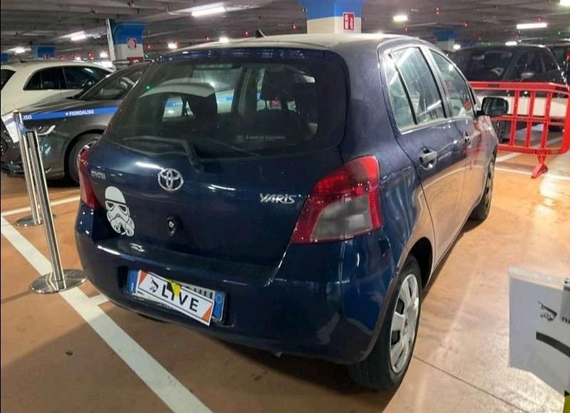 Usata Toyota Yaris 69 CV (50 kW) 2008 Blu/azzurro Berlina