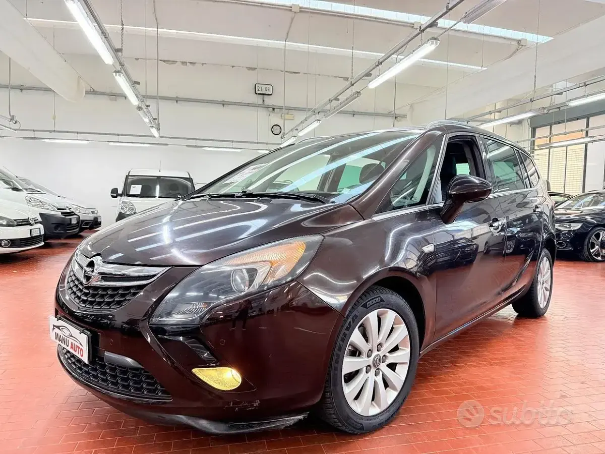 Usata Opel Zafira 150 CV (110 kW) 2013 Marrone Monovolume