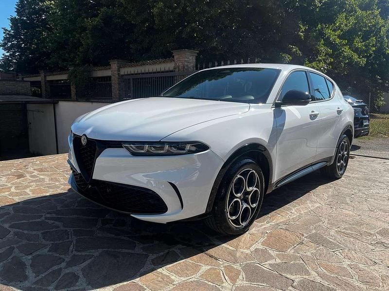 Bianco Usata 2024 Alfa Romeo Tonale Sprint SUV | 30.910 € (Cara) - Immagine 1/4