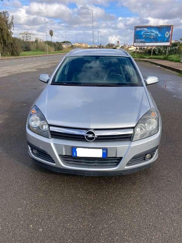 Usata 2006 Opel Astra Cosmo Station wagon | 3000 € (Molto cara) - Immagine 1/4