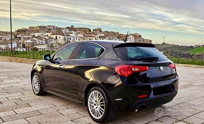 Usata Alfa Romeo Giulietta 105 CV (77 kW) 2010 Utilitaria