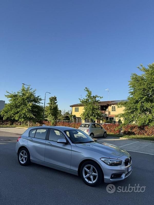 Occasion BMW 118 Advantage 150 PK (110 kW) 2018 Grijs Hatchback