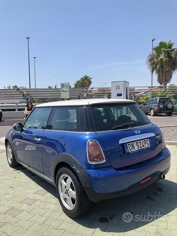 Usata Mini Cooper D 109 CV (80 kW) 2008 Bluazzurro Utilitaria