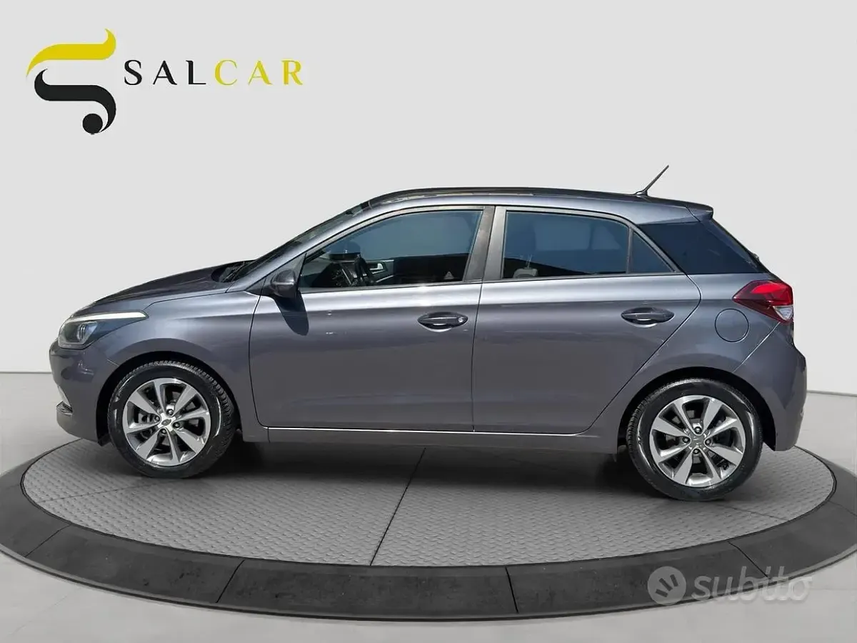 Usata Hyundai i20 75 CV (55 kW) 2017 Grigio Berlina