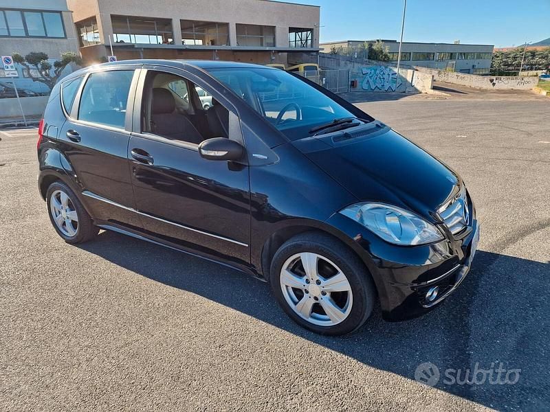 Usata Mercedes A180 Avantgarde 109 CV (80 kW) 2010 Nero Berlina