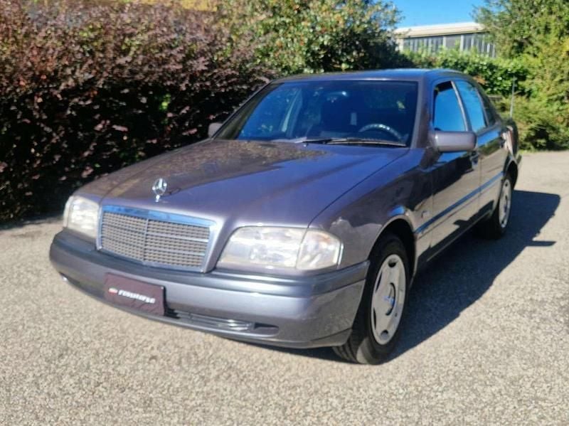 Usata Mercedes C180 Classic 122 CV (89 kW) 1995 Grigio Berlina