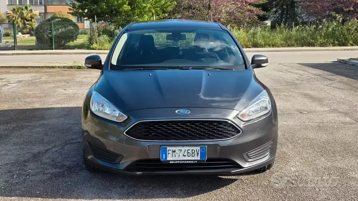 Usata Ford Focus Titanium 120 CV (88 kW) 2017 Grigio Station wagon
