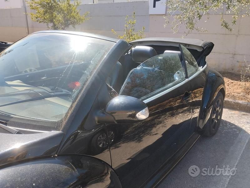 Usata VW Beetle Cabriolet 2004 Nero Cabrio