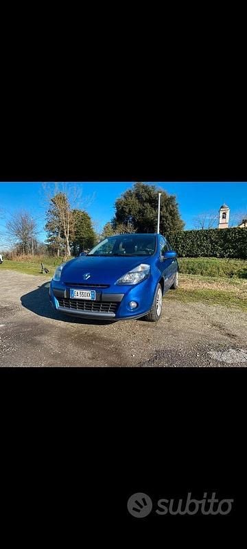 Usata Renault Clio II 75 CV (55 kW) 2010 Blu Berlina