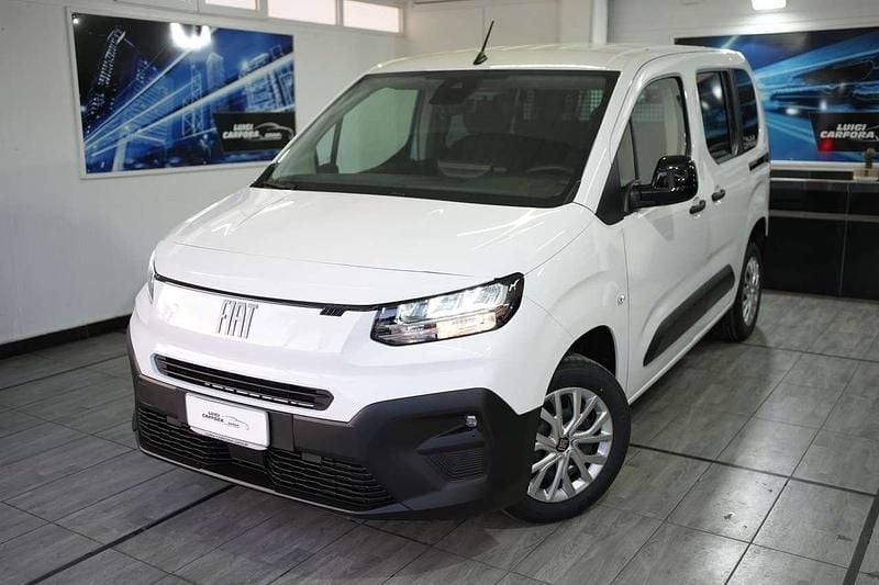 Bianco gelato Nuova 2025 Fiat Doblò Monovolume | 23.690 € - Immagine 1/4