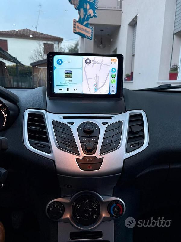 Usata Ford Fiesta 96 CV (70 kW) 2012 Blu Utilitaria