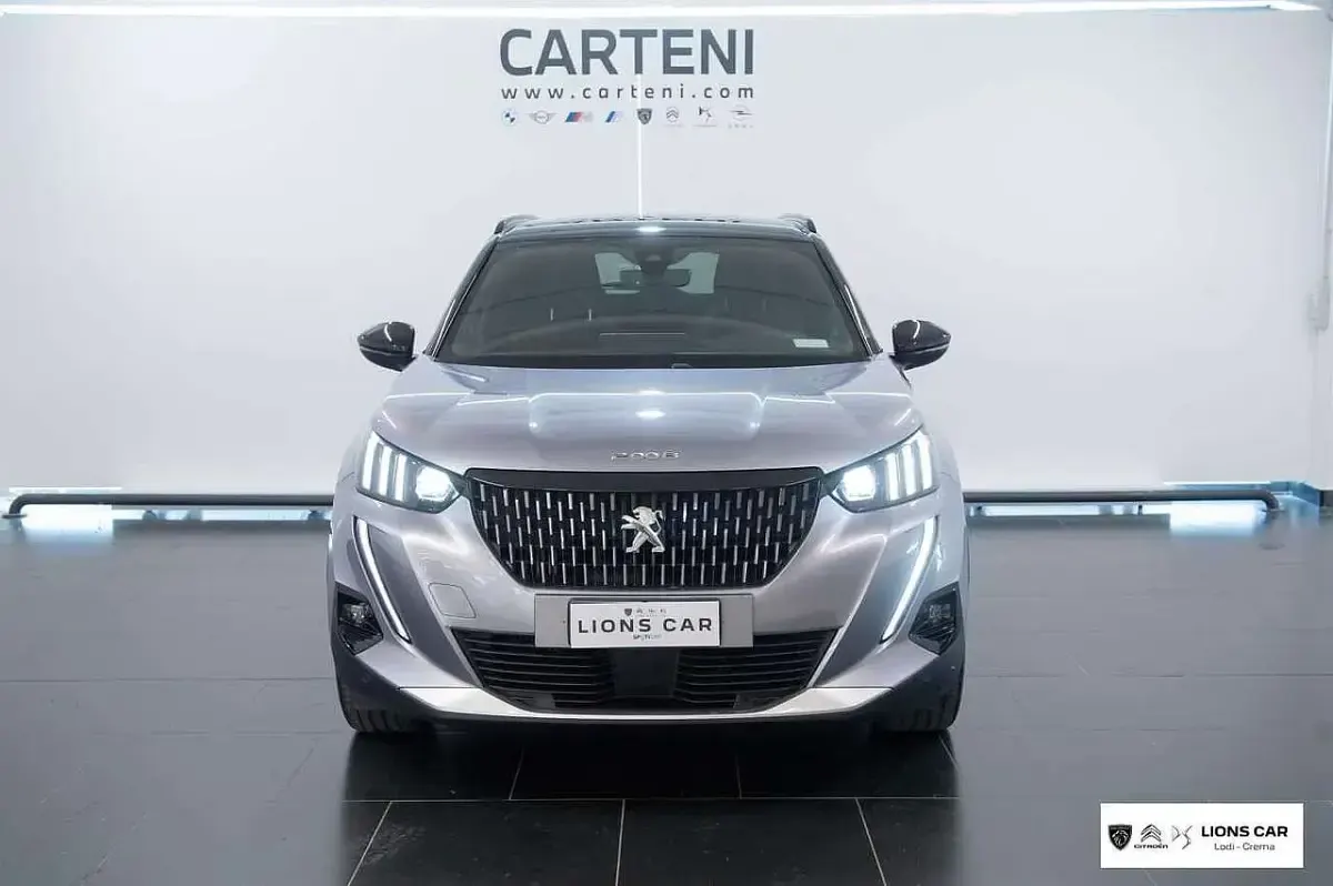 Usata Peugeot 2008 GT-line 131 CV (96 kW) 2020 Grigio SUV