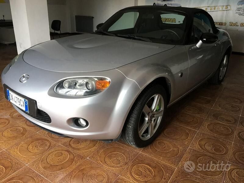 Usata Mazda MX5 126 CV (92 kW) 2008 Grigio Cabrio