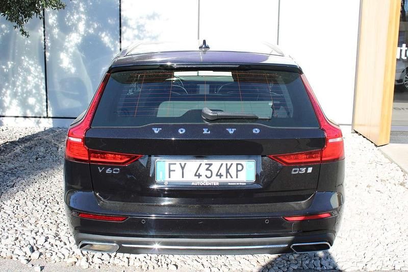 Usata Volvo V60 Inscription 150 CV (110 kW) 2019 Onyx black Station wagon