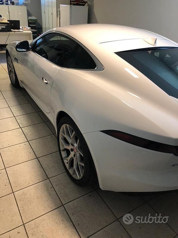 Usata Jaguar F-Type 300 CV (220 kW) 2017 Bianco Coupé