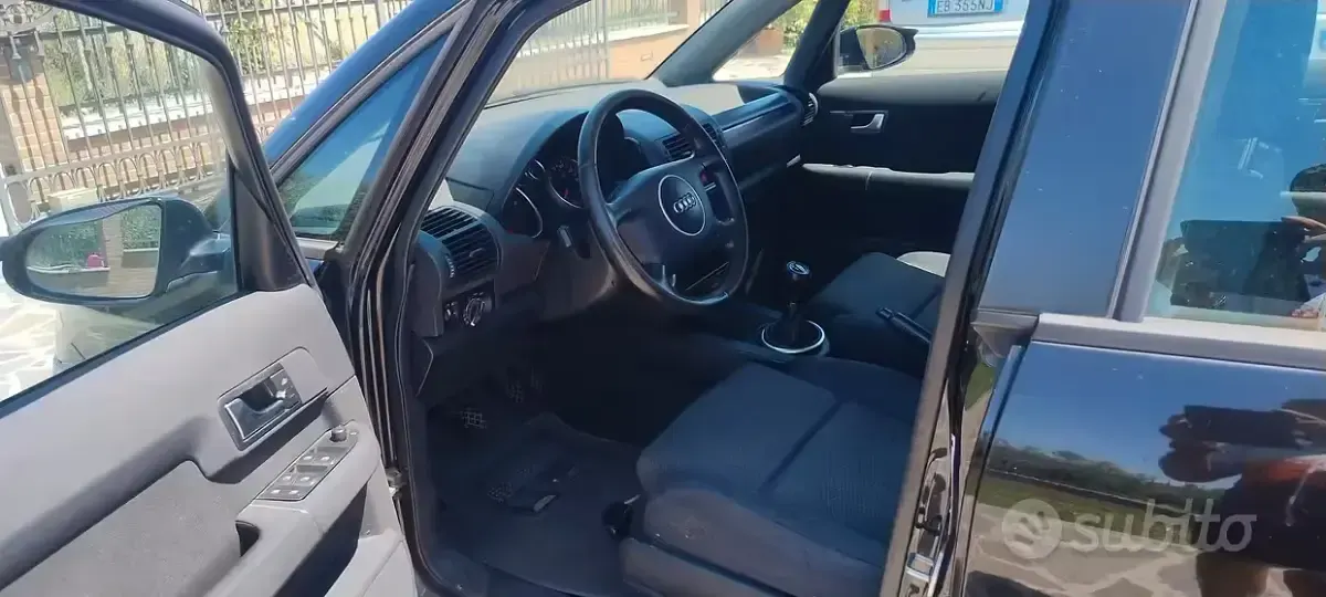 Usata Audi A2 75 CV (55 kW) 2005 Nero Utilitaria