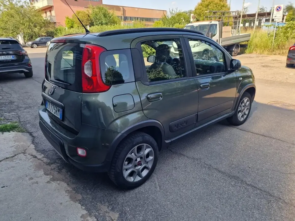 Usata Fiat Panda 4x4 S 75 CV (55 kW) 2015 Verde Utilitaria