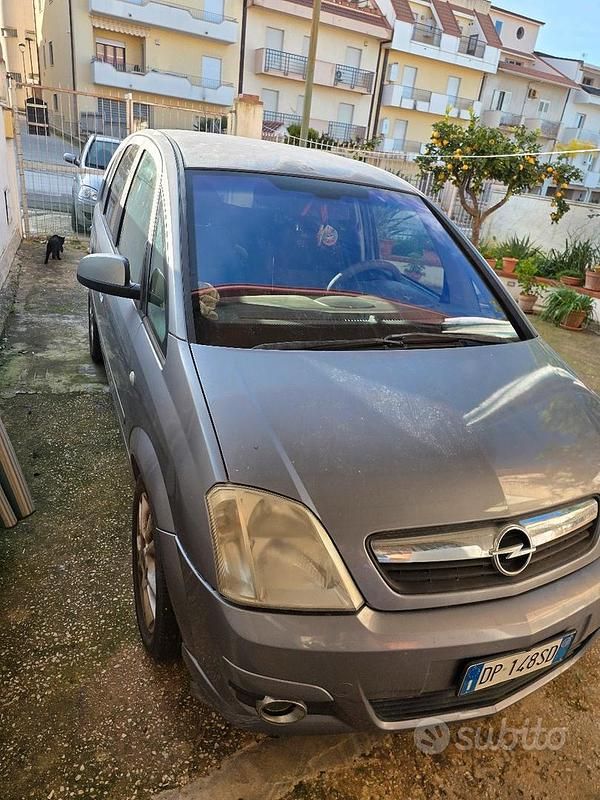 Usata Opel Meriva 101 CV (74 kW) 2008 Grigio Monovolume