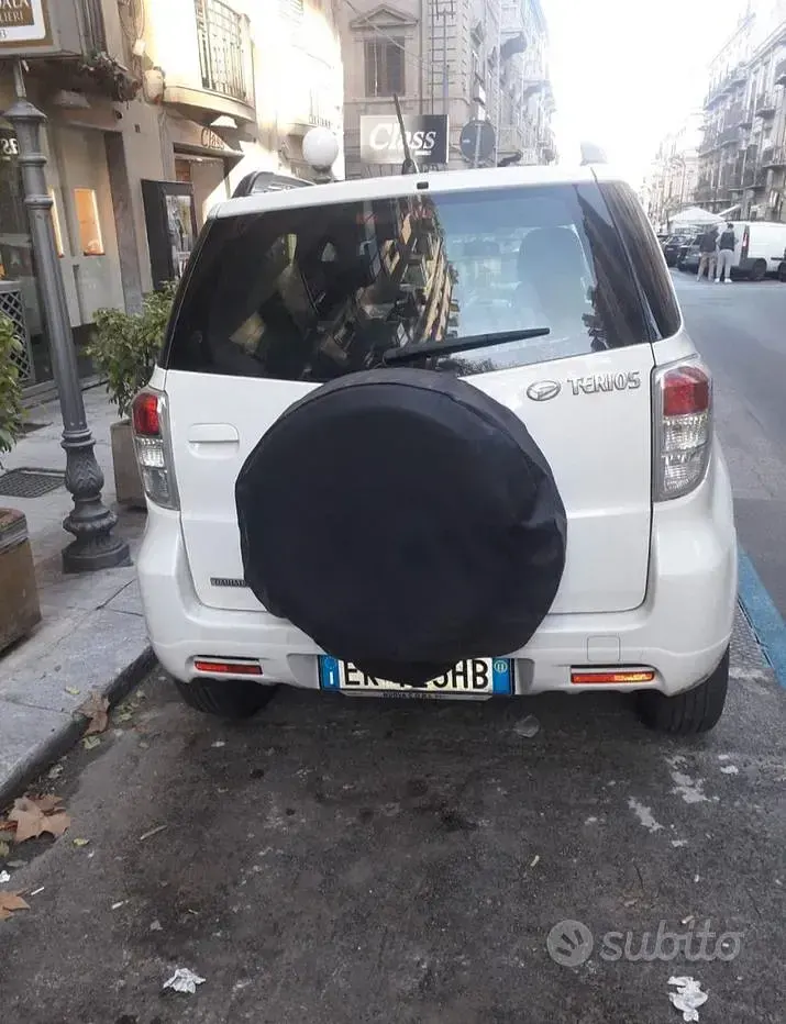 Usata Daihatsu Terios 102 CV (75 kW) 2011 Bianco SUV