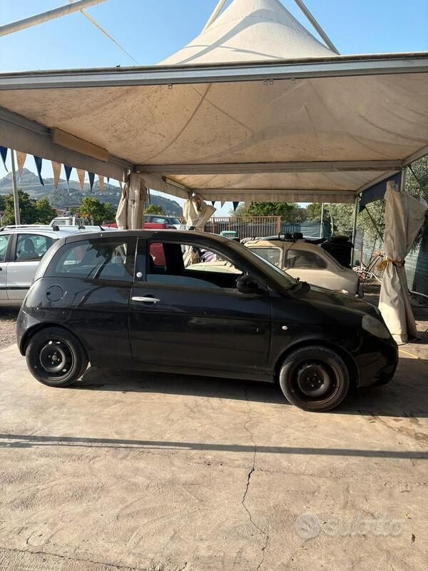 Nero Usata 2010 Lancia Ypsilon Due volumi | 1250 € (Super prezzo) - Immagine 1/4