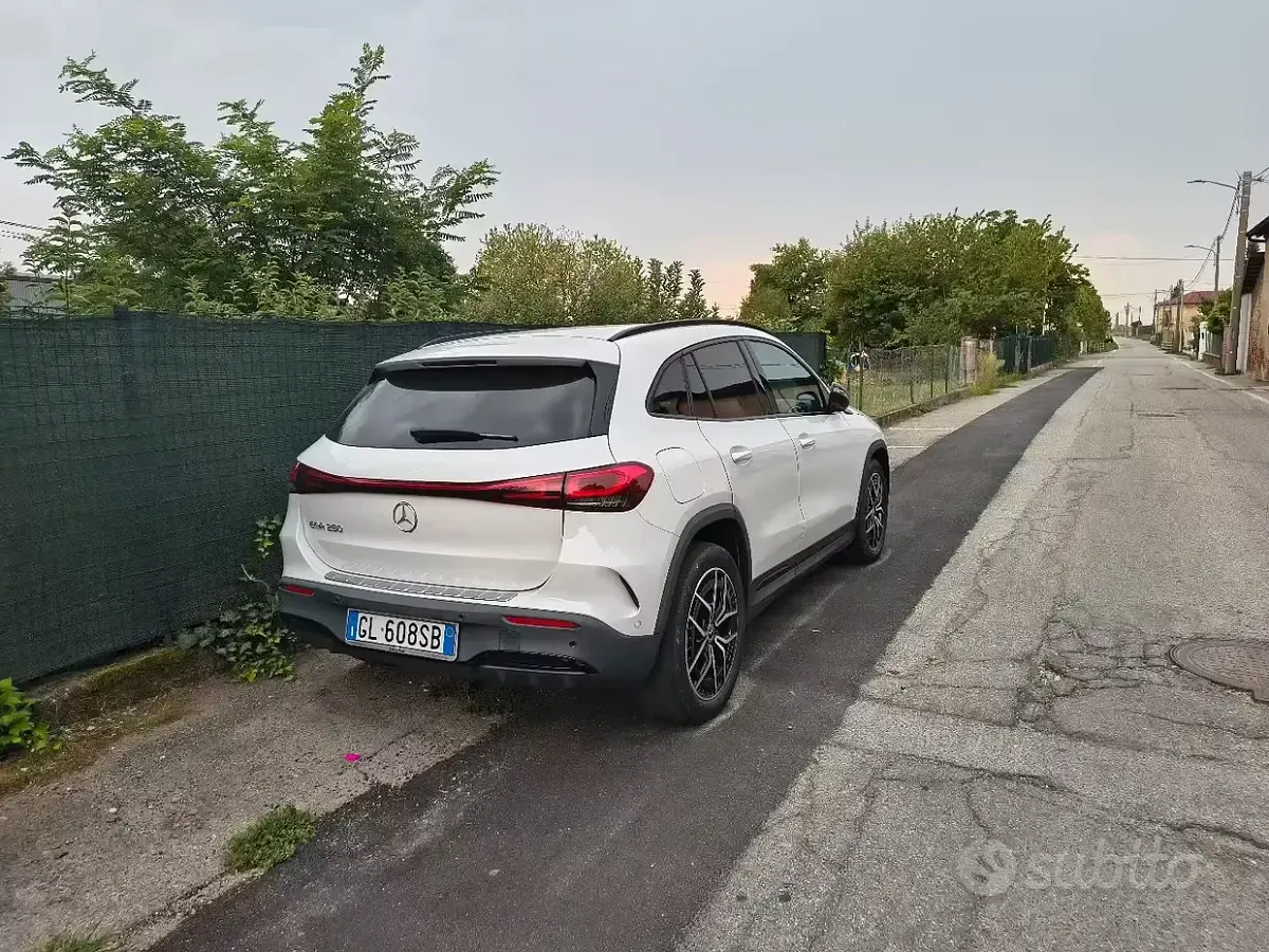 Usata Mercedes EQA250 139 kW (190 CV) 2023 Bianco SUV