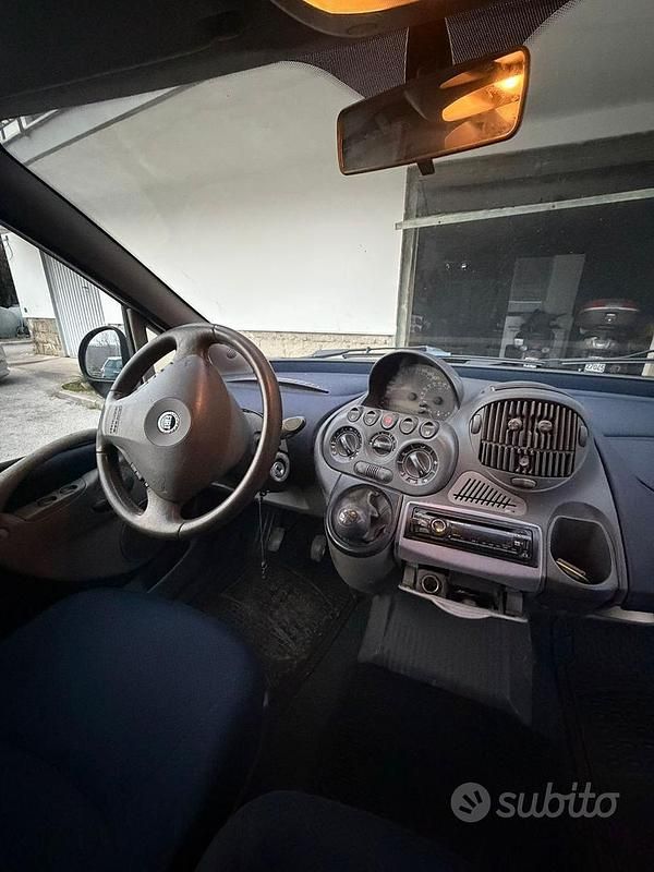 Usata Fiat Multipla 120 CV (88 kW) 2007 Grigio Monovolume