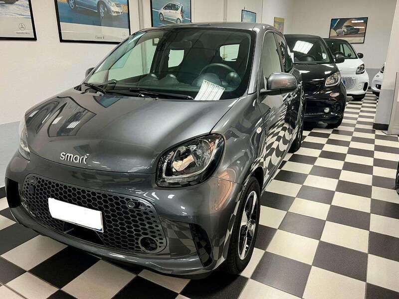 Grigio metallizzato Usata 2020 Smart ForFour Electric Drive Passion Due volumi | 14.900 € (Molto cara) - Immagine 1/4