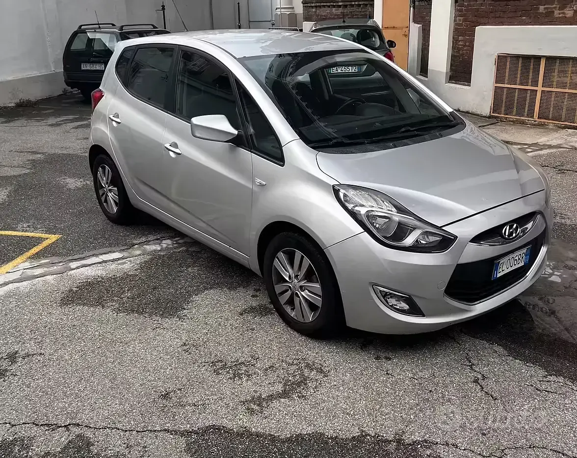 Usata Hyundai ix20 90 CV (66 kW) 2011 Grigio Utilitaria
