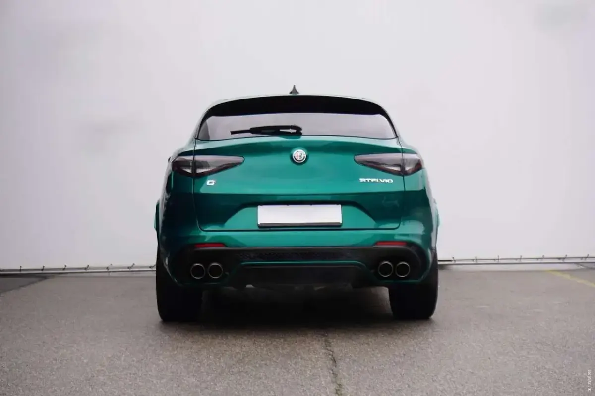 Usata Alfa Romeo Stelvio Quadrifoglio 519 CV (381 kW) 2024 Verde SUV