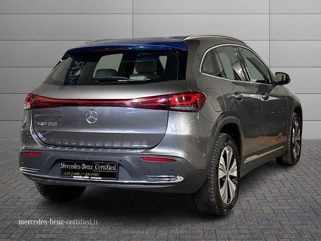 Usata Mercedes EQA250 Premium 139 kW (190 CV) 2022 Grigio scuro SUV