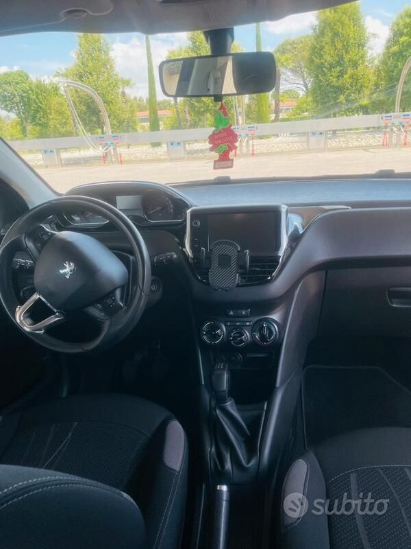 Occasion Peugeot 208 68 ch (50 kW) 2014 Bleue Citadine