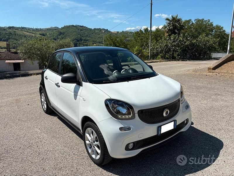 Usata Smart ForFour Passion 71 CV (52 kW) 2016 Bianco Utilitaria