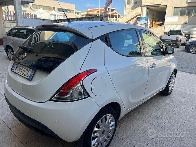 Usata Lancia Ypsilon S 95 CV (69 kW) 2012 Bianco Utilitaria