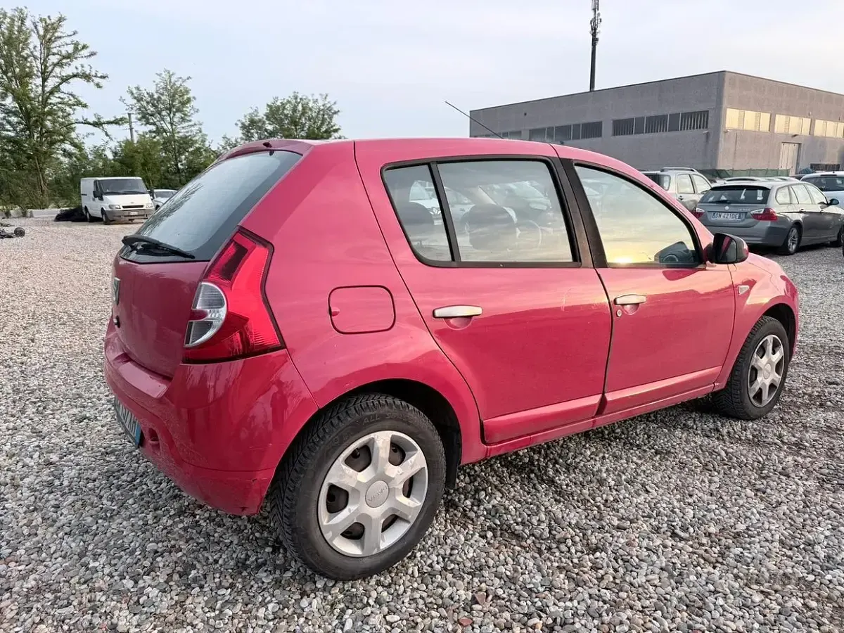 Usata Dacia Sandero 54 CV (39 kW) 2010 Rosso Berlina