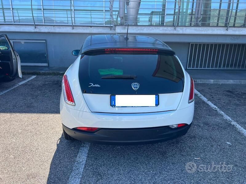 Usata Lancia Delta 120 CV (88 kW) 2010 Bianco Utilitaria
