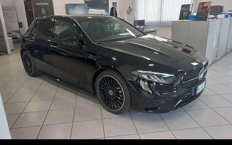 Usata 2023 Mercedes A200 AMG Line Premium Plus Tre volumi | 39.000 € (Cara) - Immagine 1/4