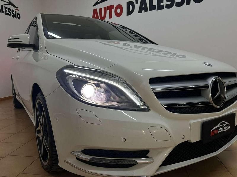 Begagnad Mercedes B200 Premium 136 HK (100 kW) 2014 Vit Minibuss