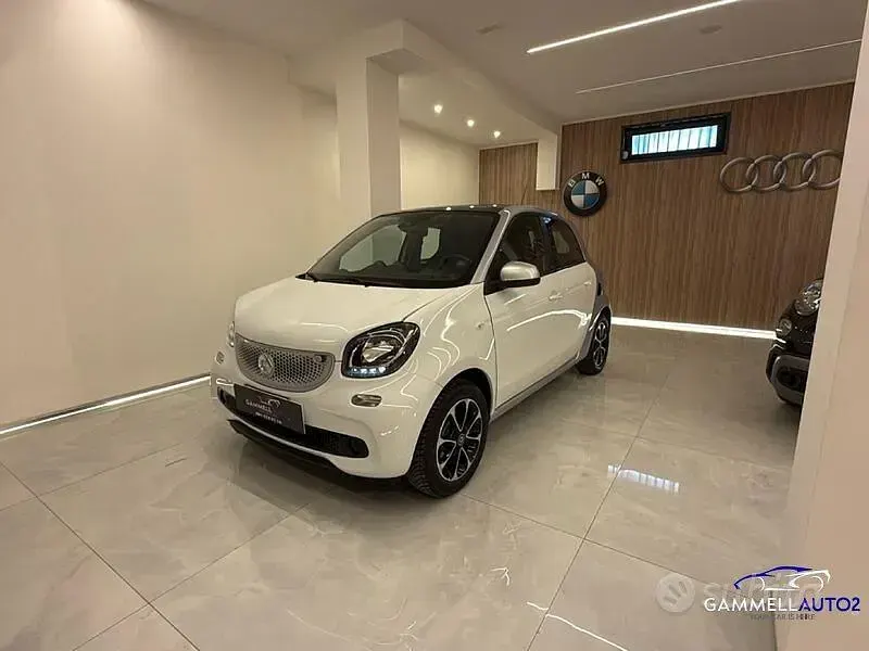 Usata Smart ForFour 71 CV (52 kW) 2017 Bianco Utilitaria