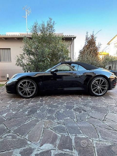 Usata Porsche 911 Carrera Cabriolet 394 CV (289 kW) 2024 Nero Cabrio