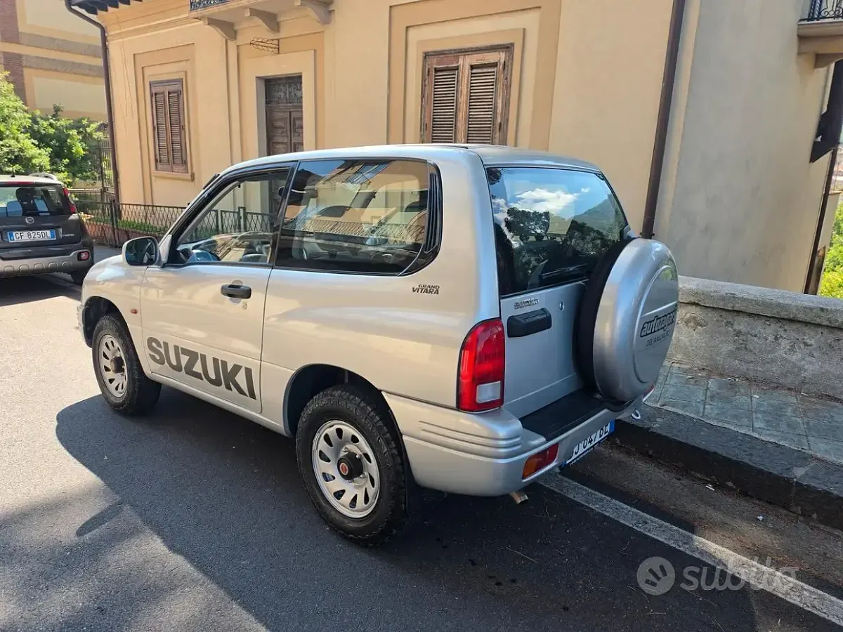 Usata Suzuki Grand Vitara 94 CV (69 kW) 2002 Grigio Station wagon