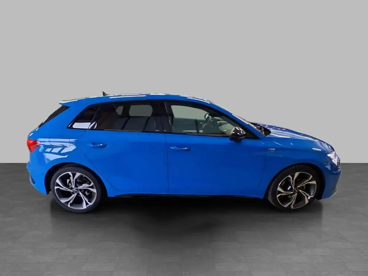 Usata Audi A3 S-Line 150 CV (110 kW) 2022 Bleu Berlina