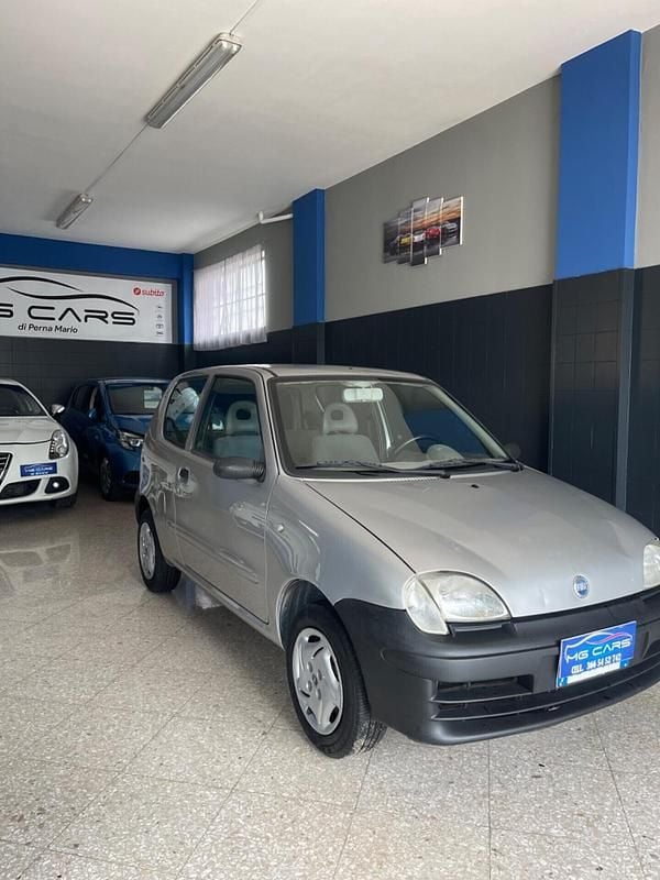 Usata Fiat 600 54 CV (39 kW) 2006 Grigio Berlina