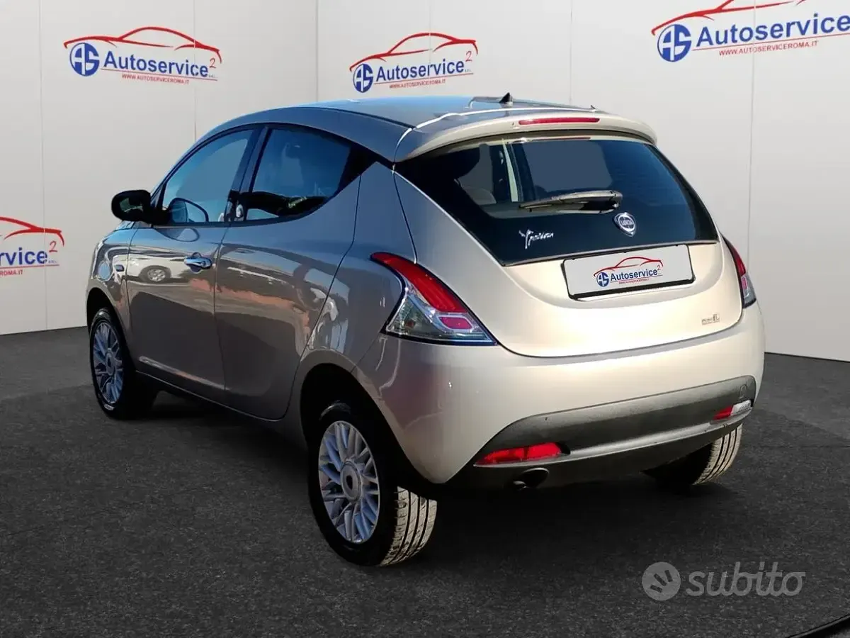 Usata Lancia Ypsilon Gold 80 CV (58 kW) 2013 Giallo Utilitaria